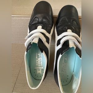 MEPHISTO Cool-Air black and white Sneaker Sz 8